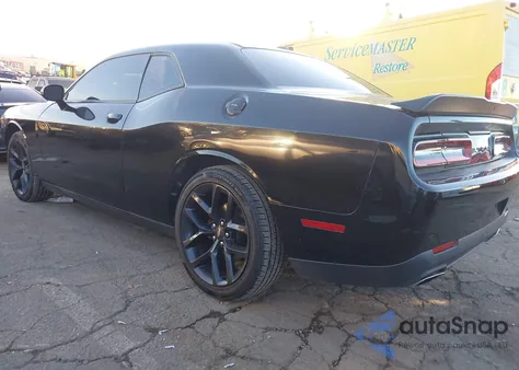 2020 Dodge Challenger Sxt z USA, uszkodzony, nr VIN 2C3CDZAG8LH112907